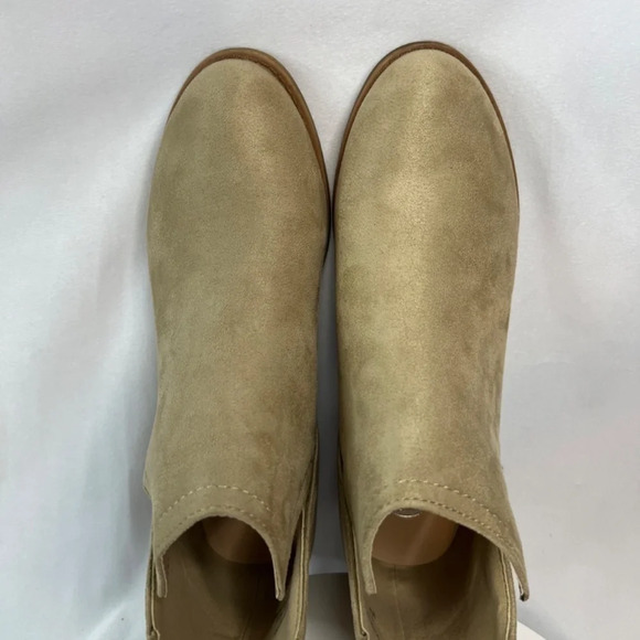 Women’s Journee Collection Women's Rimi Booties Stone color in size 8 NEW IN BOX - Picture 11 of 12